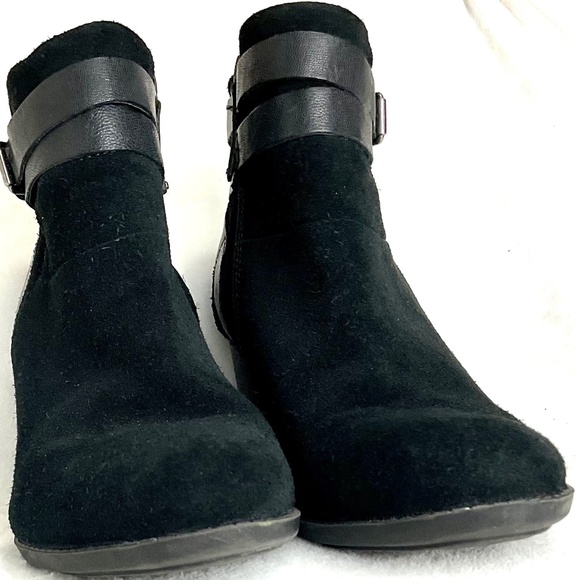 CLARKS Black Enfield Coco Harness Side Zip Suede Leather Ankle Boot sz 10 - Picture 10 of 13